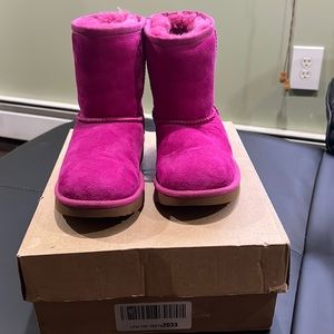 Little girls pink uggs